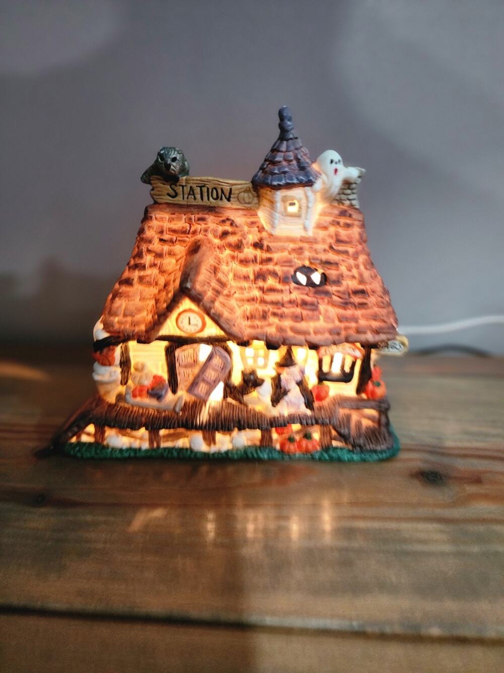 Vintage 1996 Spooky Hollow Lighted Halloween Train Station Village House